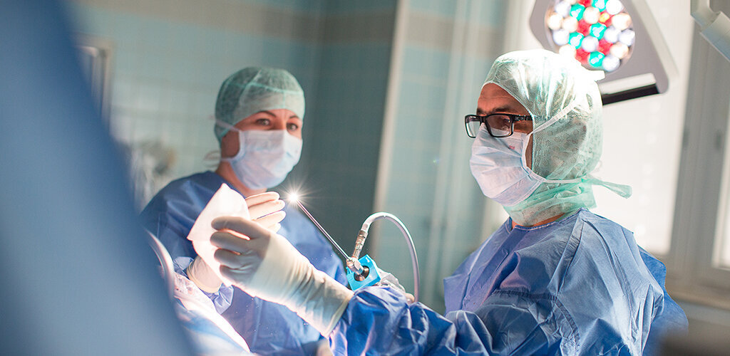 Im Institut für Orthopädie und Unfallchirurgie im KRH Klinikum Agnes Karll Laatzen wird operiert